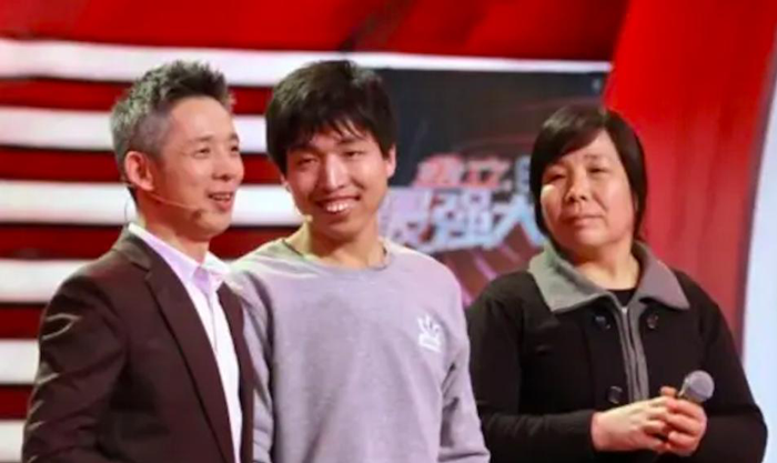 《最强大脑》第3期之“中国雨人” 周玮_ 世界孤独症关注日 | 让来自星星的孩子，不再孤单_K8凯发国际基因